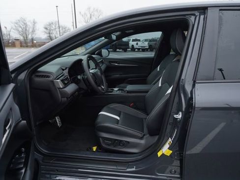 Used 2025 Toyota Camry SE image 11