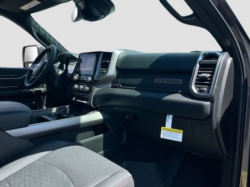 New 2026 RAM 2500 Big Horn AWD/4WD image 27