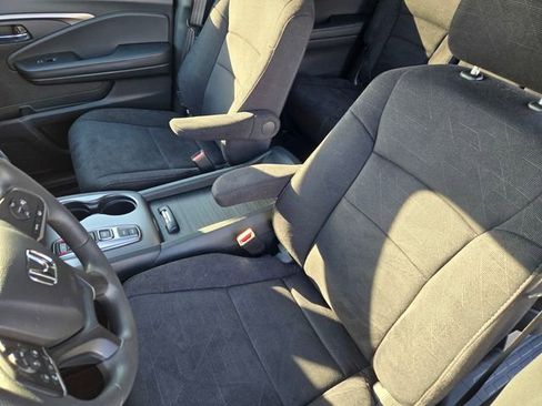 Used 2022 Honda Pilot Sport image 29