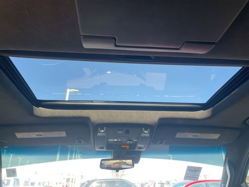 Used 2019 Cadillac Escalade ESV Platinum image 25