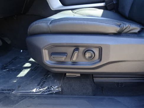 Used 2023 Toyota Tundra Limited AWD/4WD image 17
