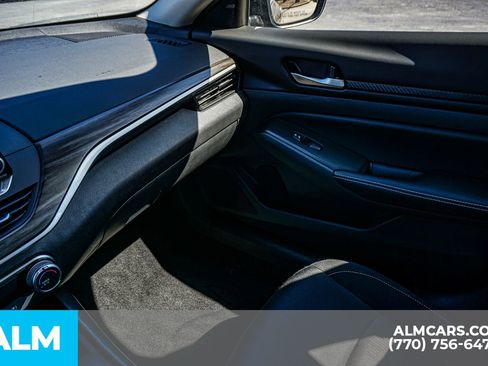 Used 2025 Nissan Altima 2.5 SV image 49