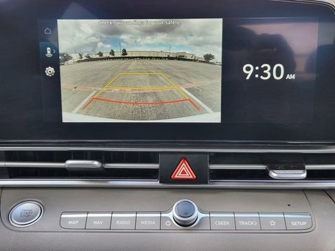 Used 2025 Hyundai Elantra SEL FWD image 16