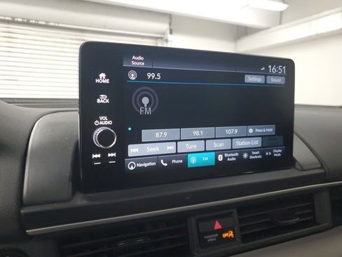 Certified 2024 Honda Pilot Touring image 22