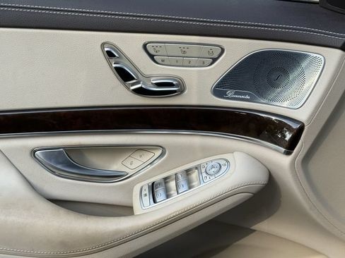 Used 2020 Mercedes-Benz S 560 4MATIC Sedan w/ Premium Package image 24