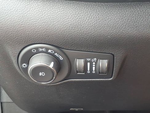 Used 2022 Jeep Compass Latitude AWD/4WD image 11