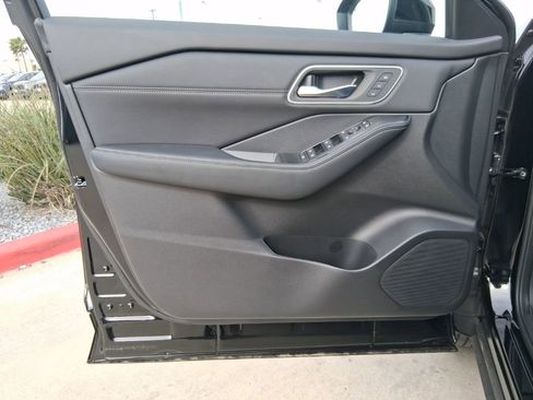 New 2026 Nissan Rogue Platinum AWD/4WD image 17