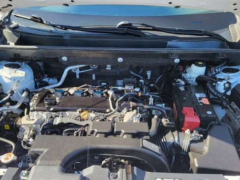 Used 2021 Toyota RAV4 XLE w/ Convenience Package FWD image 42