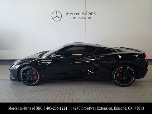 Used 2025 Chevrolet Corvette Stingray Premium Cpe w/ Stealth Interior Trim Package image 4