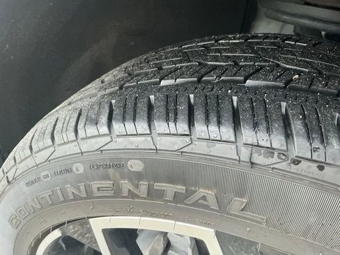 Used 2025 Chevrolet Traverse High Country w/ LPO, Floor Liner Package AWD/4WD image 14