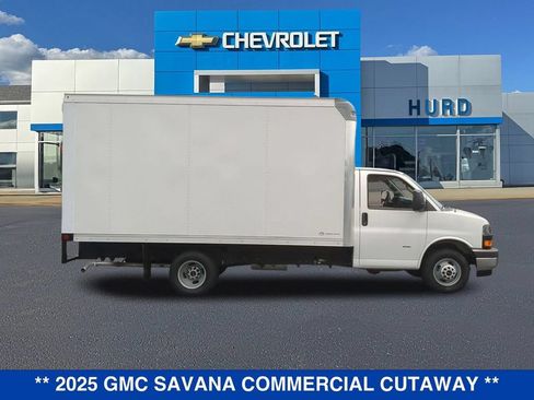 New 2025 GMC Savana 3500 RWD image 3