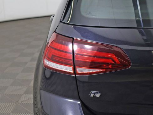 Used 2018 Volkswagen Golf R 4-Door image 15