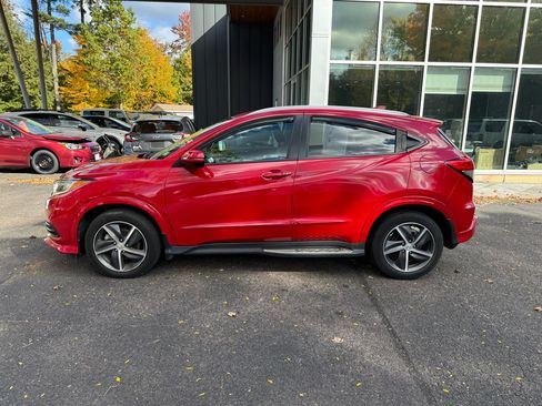 Used 2019 Honda HR-V Touring image 2