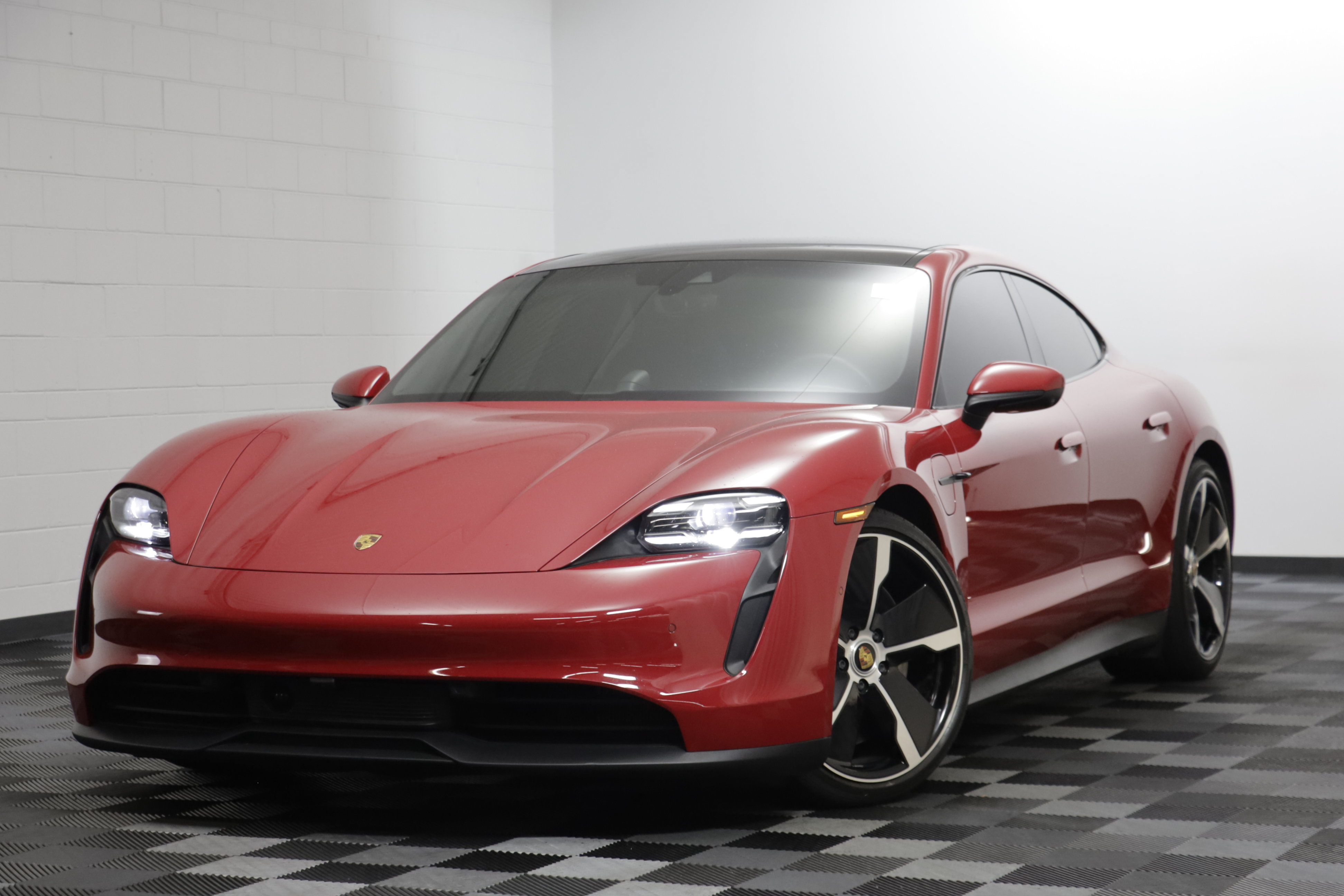 Used 2020 Porsche Taycan 4S AWD/4WD image 1
