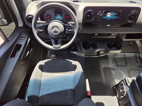 Used 2023 Mercedes-Benz Sprinter 2500 image 23