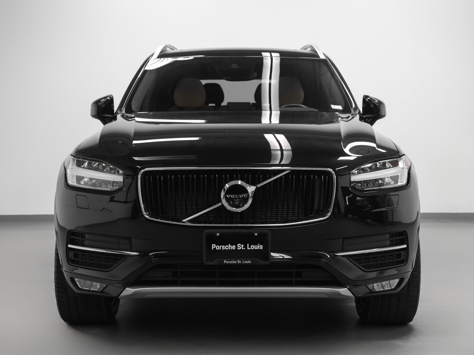 Used 2018 Volvo XC90 T6 Momentum w/ Convenience Package AWD/4WD image 8