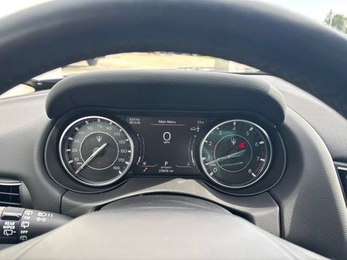Used 2022 Maserati Levante GT AWD/4WD image 13