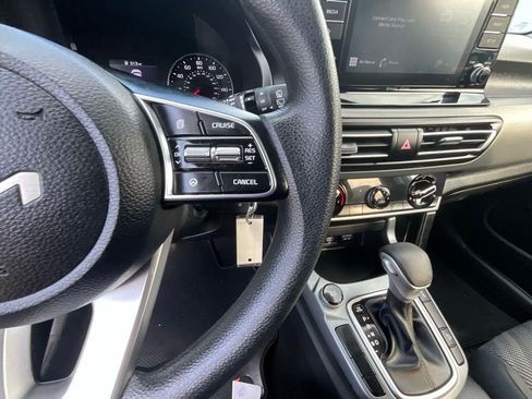 Used 2023 Kia Seltos LX image 16