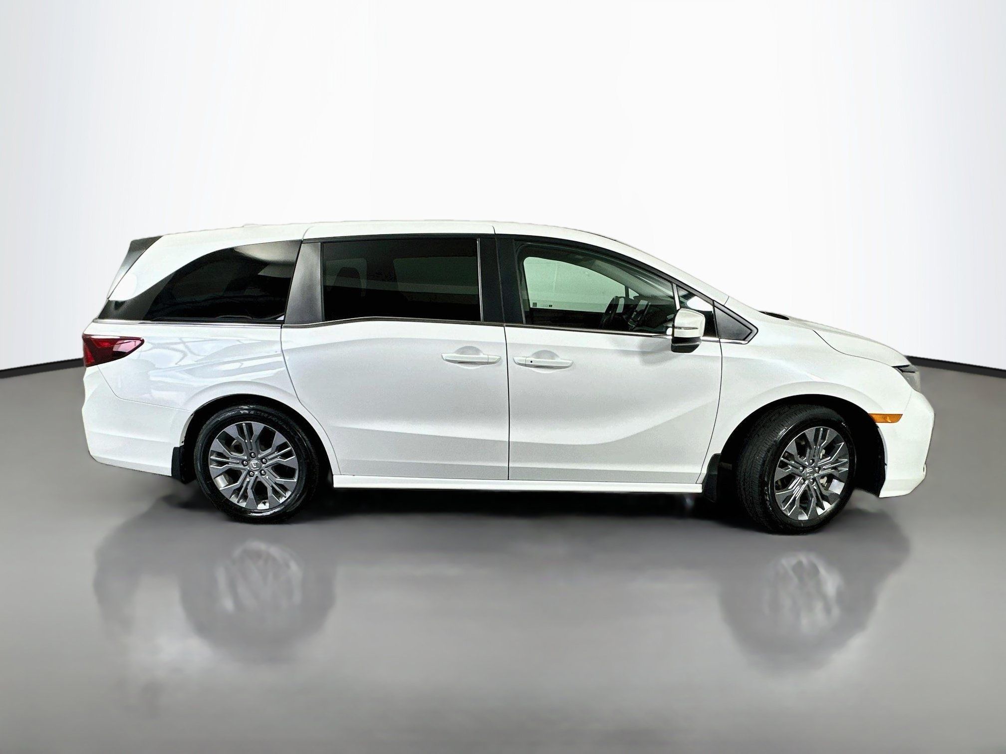 Used 2025 Honda Odyssey Touring image 8