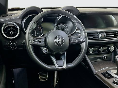 Used 2022 Alfa Romeo Stelvio Ti image 18