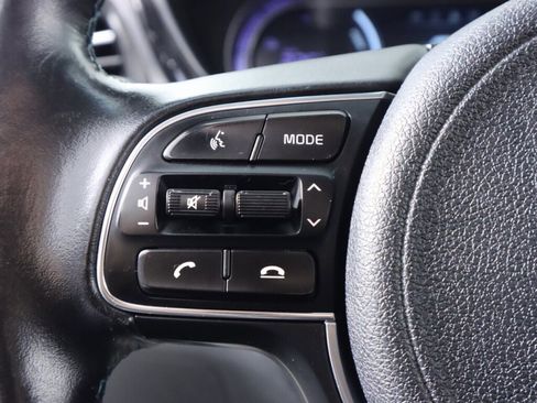 Used 2022 Kia Niro EX Premium w/ Cold Weather Package FWD image 13