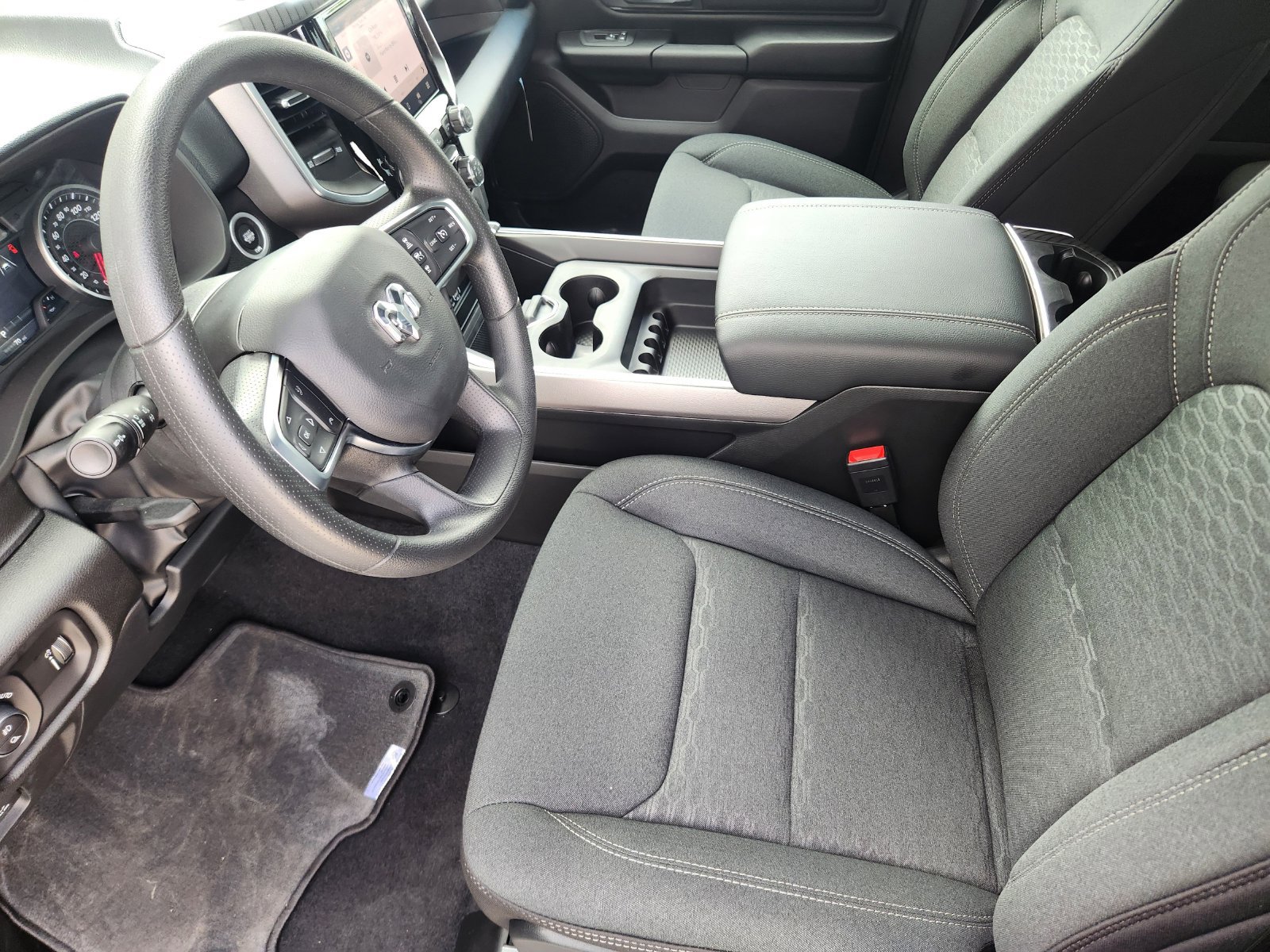 New 2026 RAM 1500 Express AWD/4WD image 13