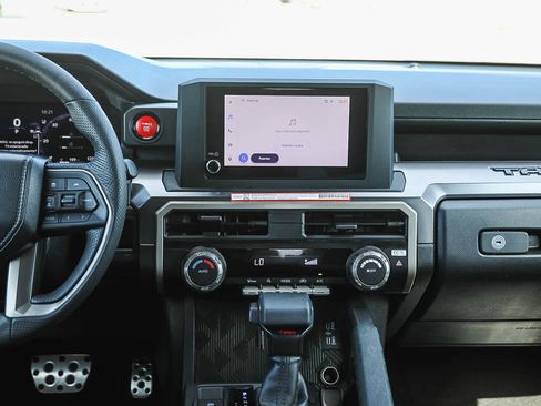 Used 2026 Toyota Tacoma TRD Sport AWD/4WD image 13