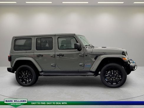 Used 2022 Jeep Wrangler Unlimited Sahara w/ Cold Weather Group image 2
