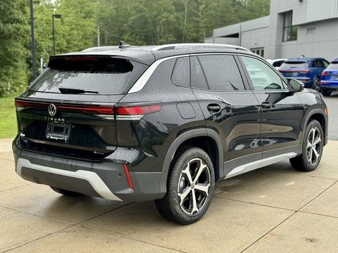 New 2025 Volkswagen Tiguan SE image 8