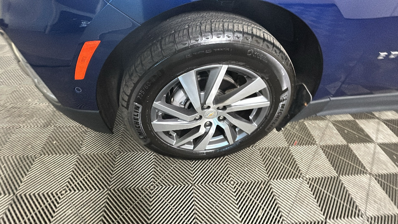 Used 2022 Chevrolet Equinox Premier AWD/4WD image 11