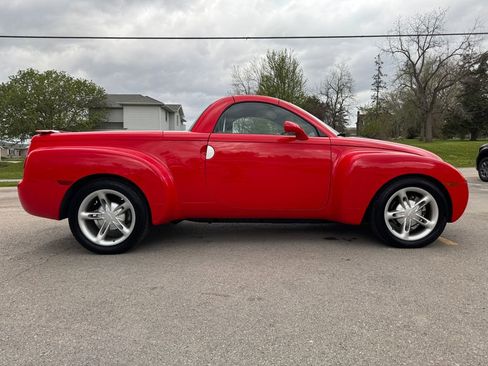 Used 2003 Chevrolet SSR RWD image 6