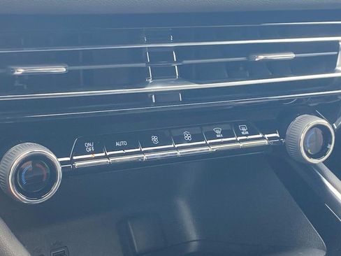 New 2026 Chevrolet Traverse LT w/ Midnight/Sport Edition image 22