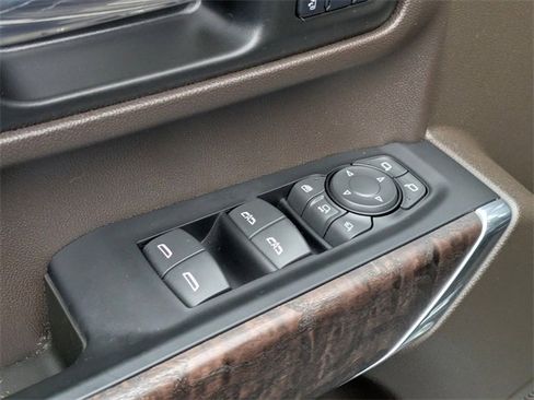 Used 2023 GMC Sierra 3500 Denali w/ Denali Black Diamond Edition image 13