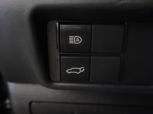 Used 2022 Toyota Highlander XLE AWD/4WD image 20