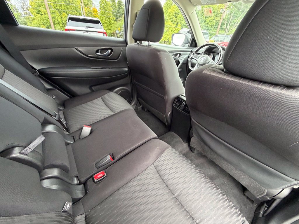Used 2020 Nissan Rogue SV AWD/4WD image 42
