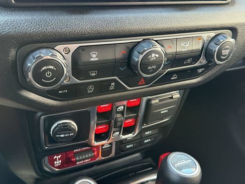 Used 2024 Jeep Gladiator Sport AWD/4WD image 17
