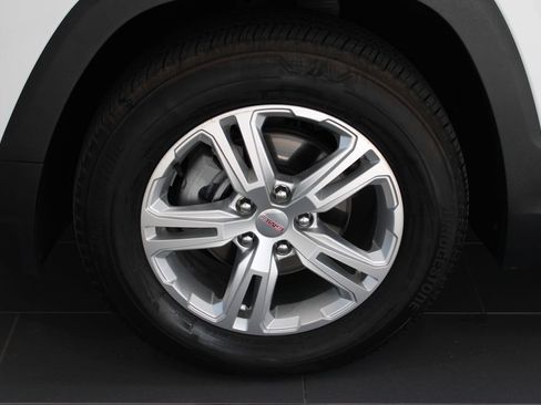 Used 2024 GMC Terrain SLE image 27