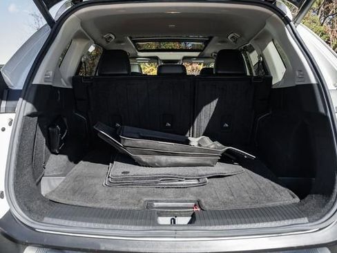 Certified 2022 Nissan Rogue SV w/ SV Premium Package image 10