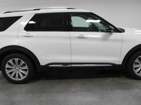 Used 2021 Ford Explorer Limited w/ Equipment Group 301A RWD image 11