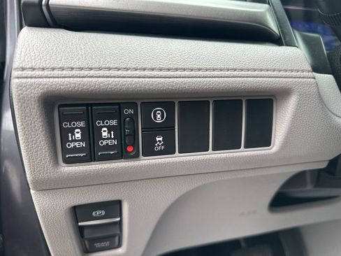 Used 2022 Honda Odyssey EX image 15