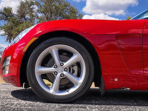Used 2009 Saturn Sky w/ Premium Trim Package RWD image 2