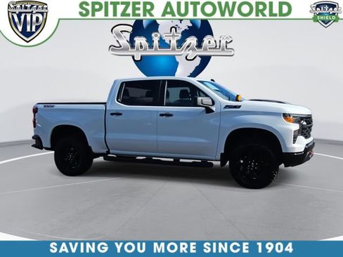 Used 2024 Chevrolet Silverado 1500 Custom Trail Boss w/ LPO, Dark Essentials Package AWD/4WD image 2
