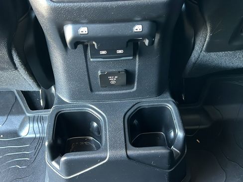 Used 2022 Jeep Gladiator Rubicon AWD/4WD image 15