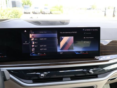 Used 2023 BMW X7 xDrive40i w/ M Sport Package AWD/4WD image 89