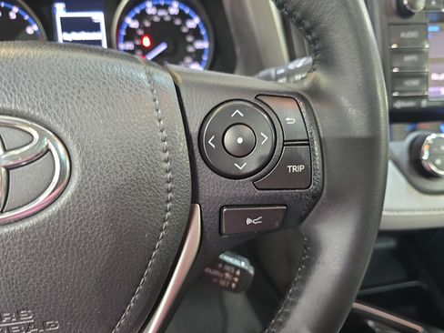 Used 2018 Toyota RAV4 XLE FWD image 15