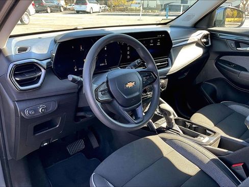 Used 2025 Chevrolet TrailBlazer LT image 14