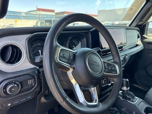Used 2024 Jeep Wrangler Unlimited Sahara AWD/4WD image 10