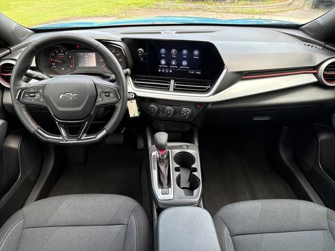 Used 2026 Chevrolet Trax RS FWD image 5