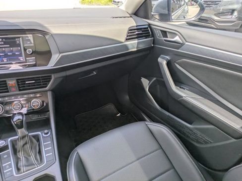 Used 2023 Volkswagen Jetta SE FWD image 17