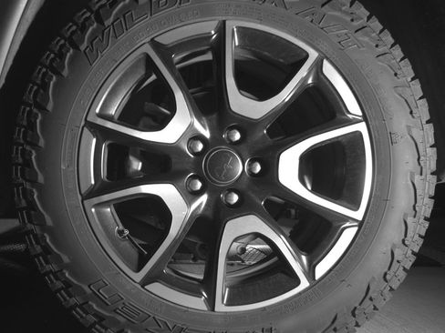 Used 2025 Jeep Compass Trailhawk AWD/4WD image 14